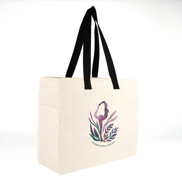 Voorbeeld van een klantopdruk: INTERNATIONAL YOGA DAY op de katoenen tas 40 x 35 x 15 cm