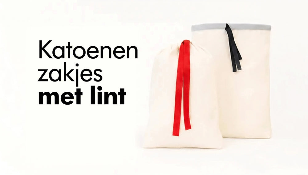 Katoenen zakjes met gekleurd lint