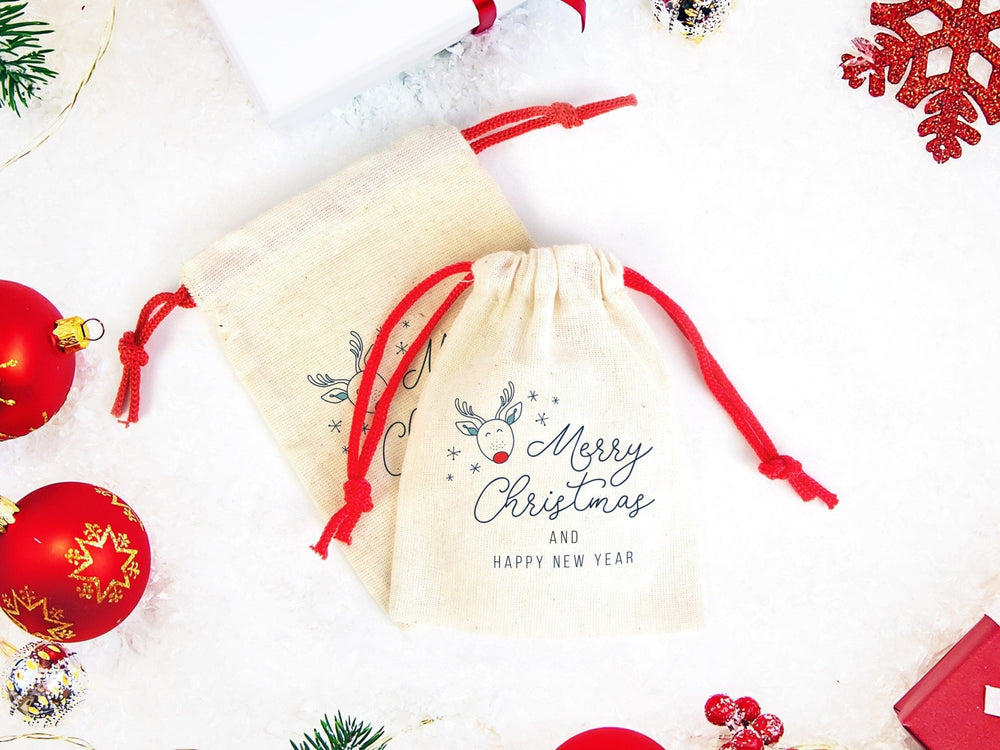 Merry Christmas Gift Pouches – Custom Printed Muslin Bags with Colorful Drawstrings | Pamusan