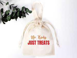 No Tricks Just Treats | Eco-Friendly Cotton Party Favor Bags — detail view | Pamusan